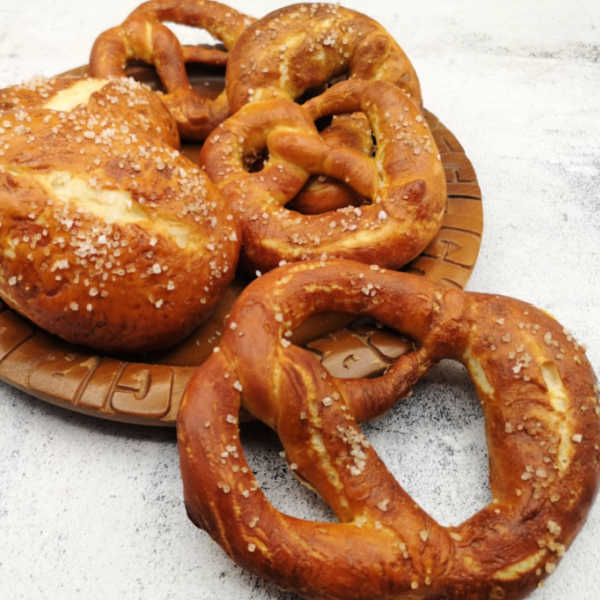 German Pretzel Recipe (without lye) – Oma's Soft Bavarian Laugenbrezel